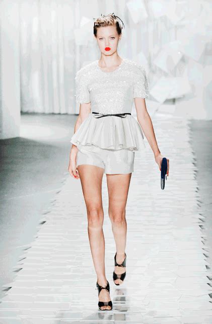 fashion show gif|fashiongifs on Tumblr